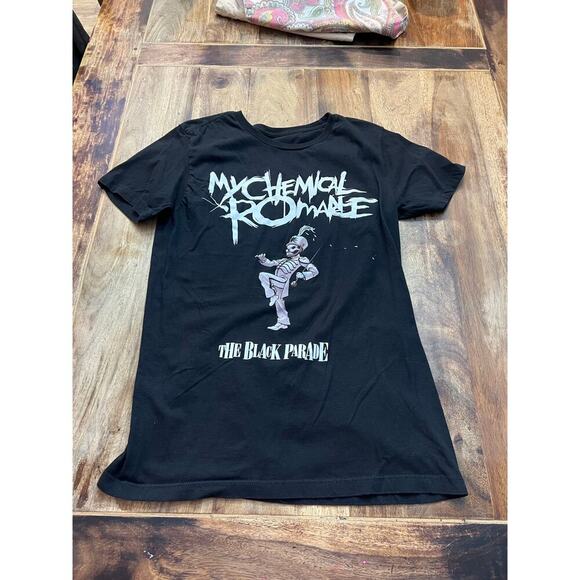 My Chemical Romance Men’s Black Parade Merch Concert Tour Shirt Size medium - Picture 1 of 3